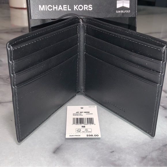 MICHAEL KORS MEN'S "JET SET" TAN LUGGAGE LEATHER PASSCASE WALLET $98 NWT - Picture 4 of 10